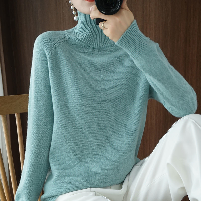 Women’s Classic Long-Sleeve Turtleneck Sweater