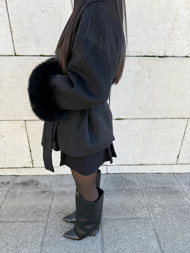 Manteau ceinturé à enfiler pour femme avec bordure en fausse fourrure