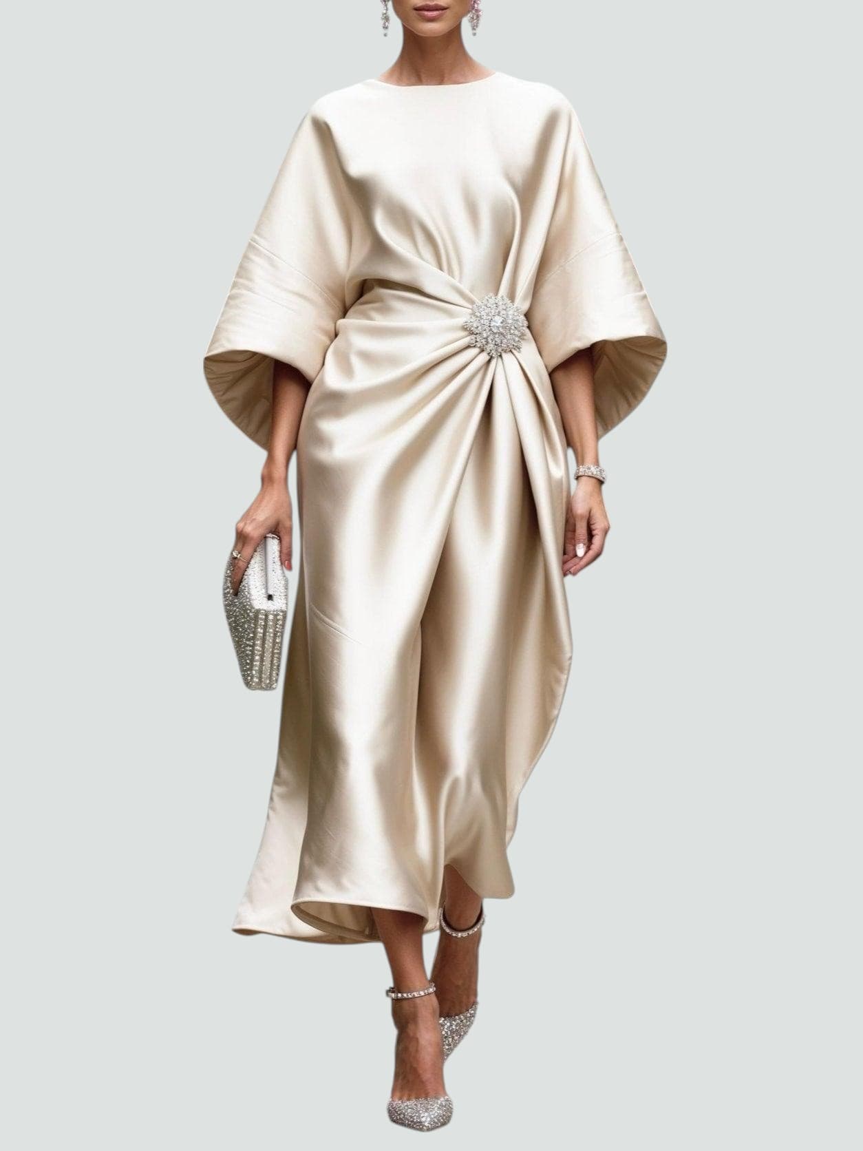 Robe midi élégante drapée avec détail broche pour femme