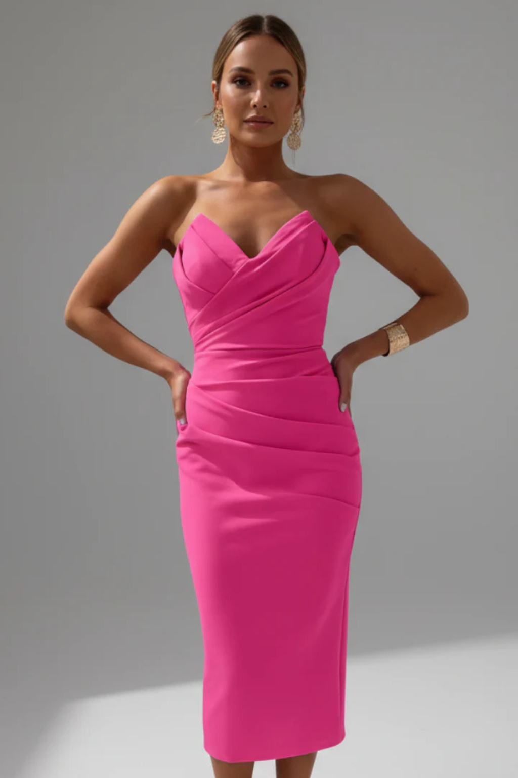 Women's Strapless Sweetheart Neckline Ruched Midi Dress