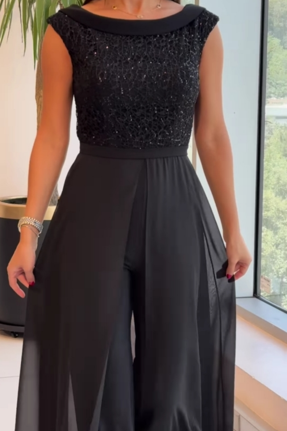 Combinaison large pour femme avec superposition de sequins