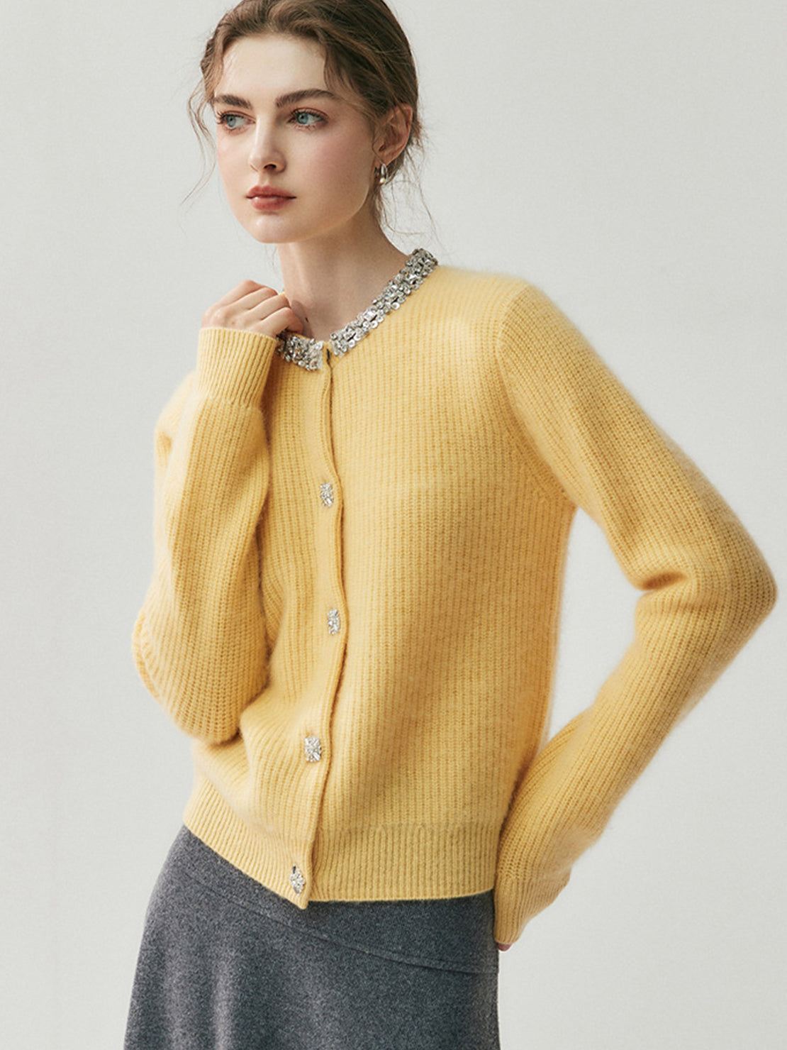 Cardigan élégant à boutons avec col orné de cristaux pour femme