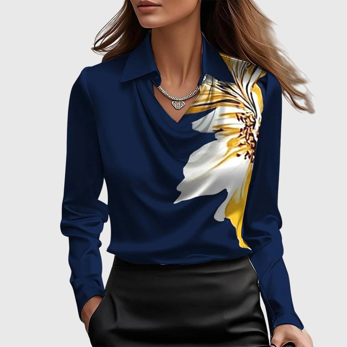 Camicia da donna in raso con scollo a cascata