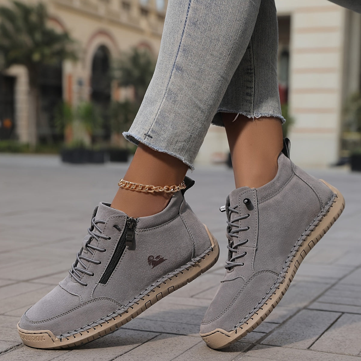 Women's Comfortable Lace-Up Ankle Sneakers