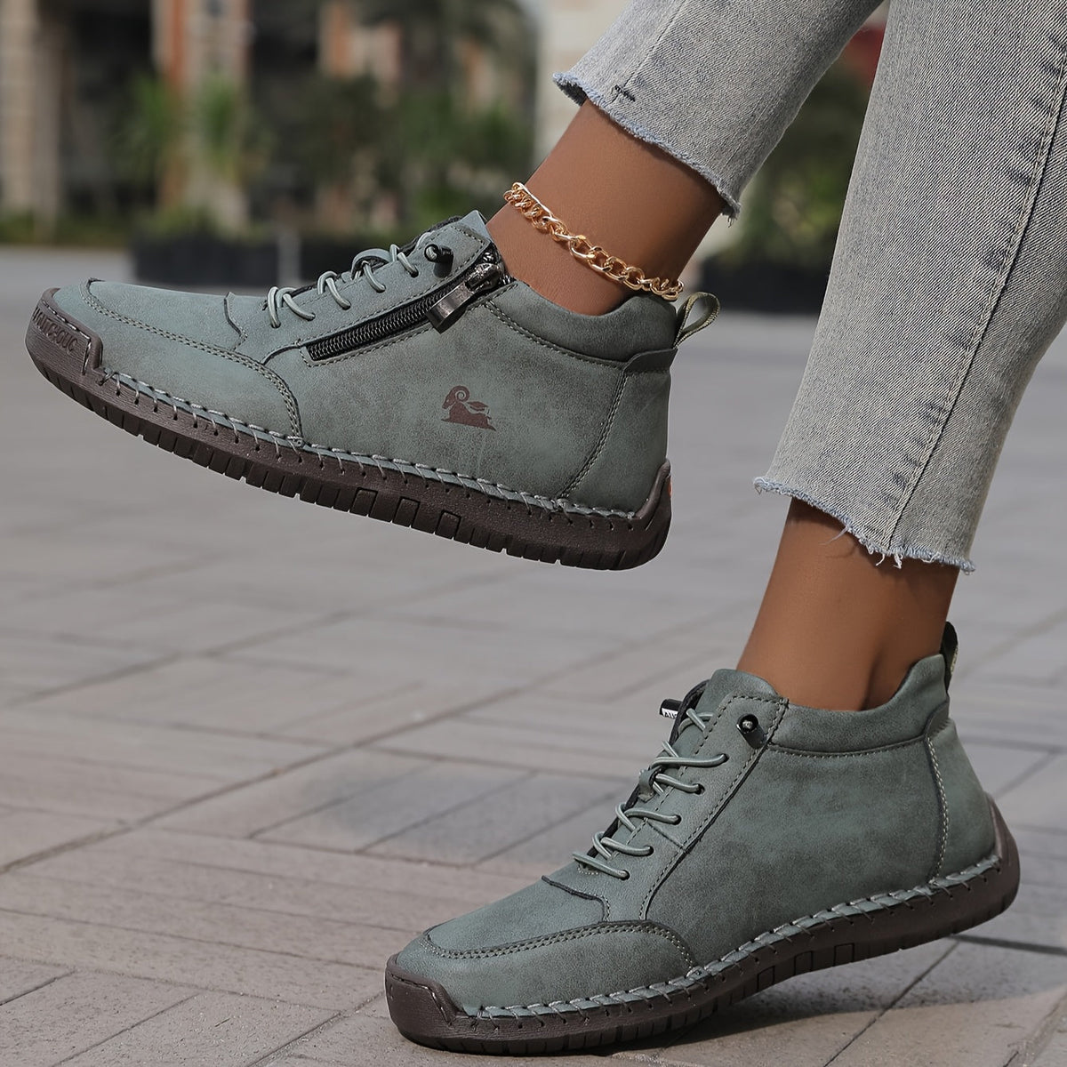 Women's Comfortable Lace-Up Ankle Sneakers