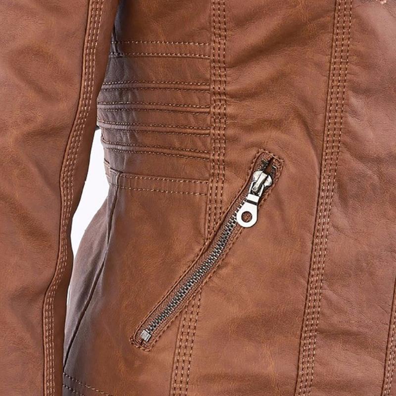 Giacca in pelle con cappuccio da donna con zip asimmetrica
