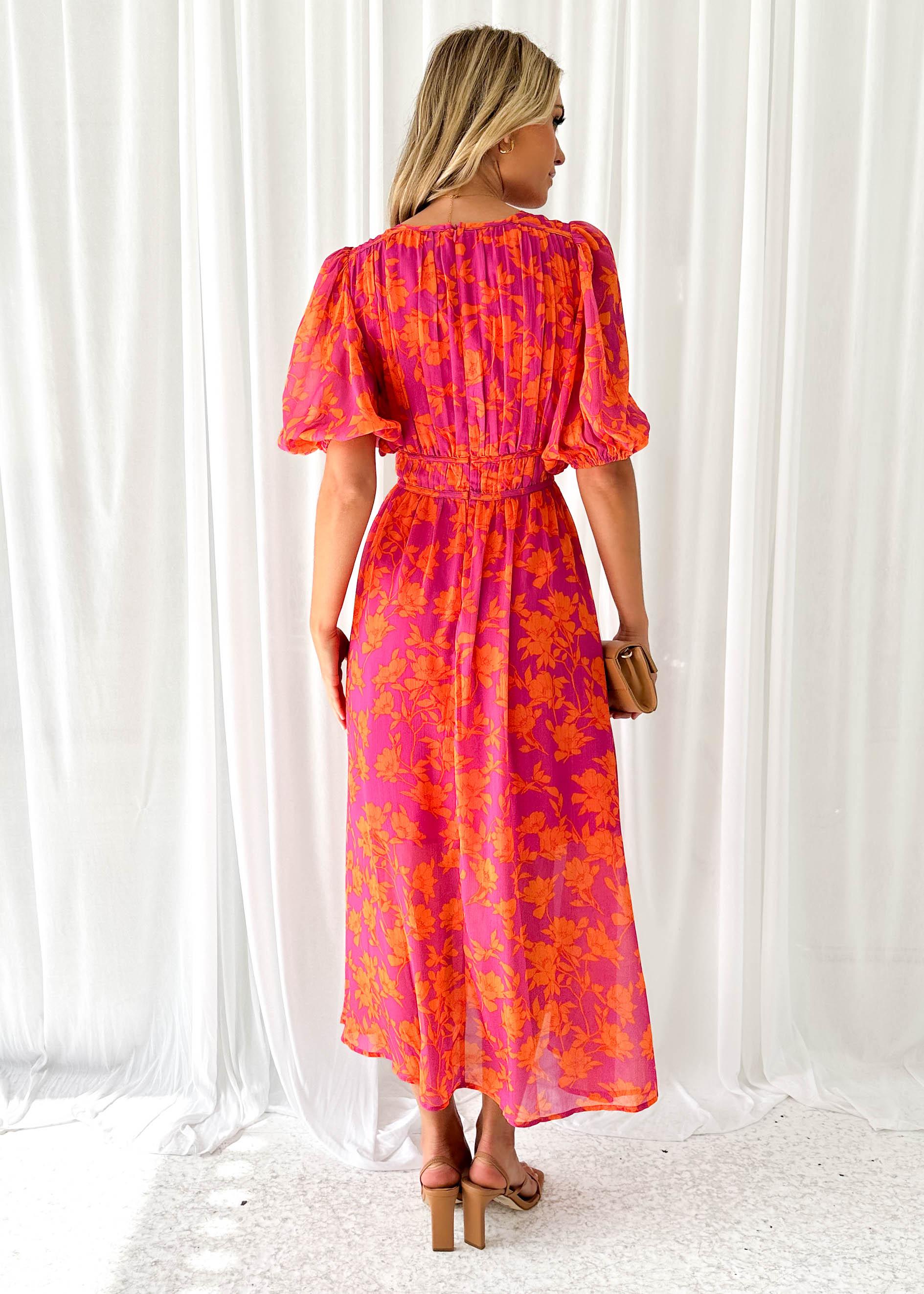 Women's Elegant Summer Maxi Dress with Flattering V-Neckline and Flowing Silhouette