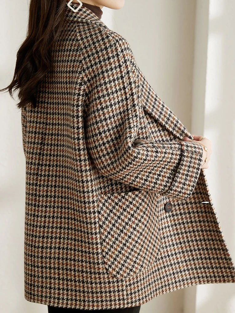 Stylish Women's Checkered Jacket with Warm Lining