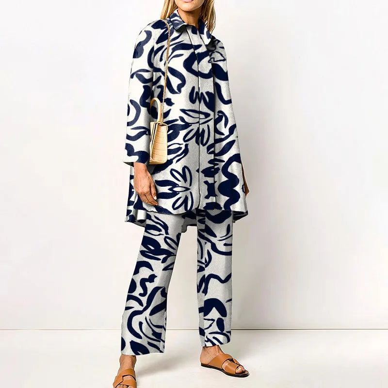 Completo vintage da donna composto da camicetta e pantaloni due pezzi