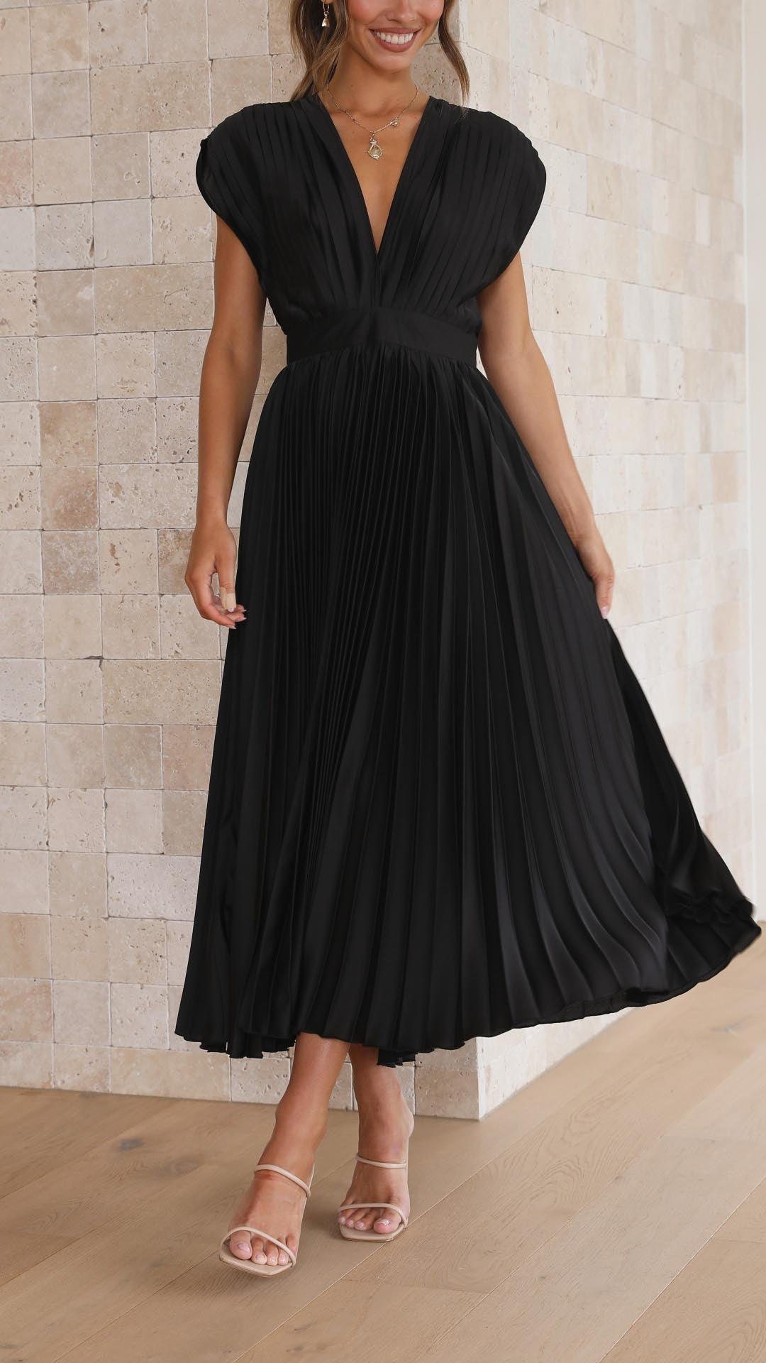 Elegant Pleated Maxi Dress - Stylish & Comfortable
