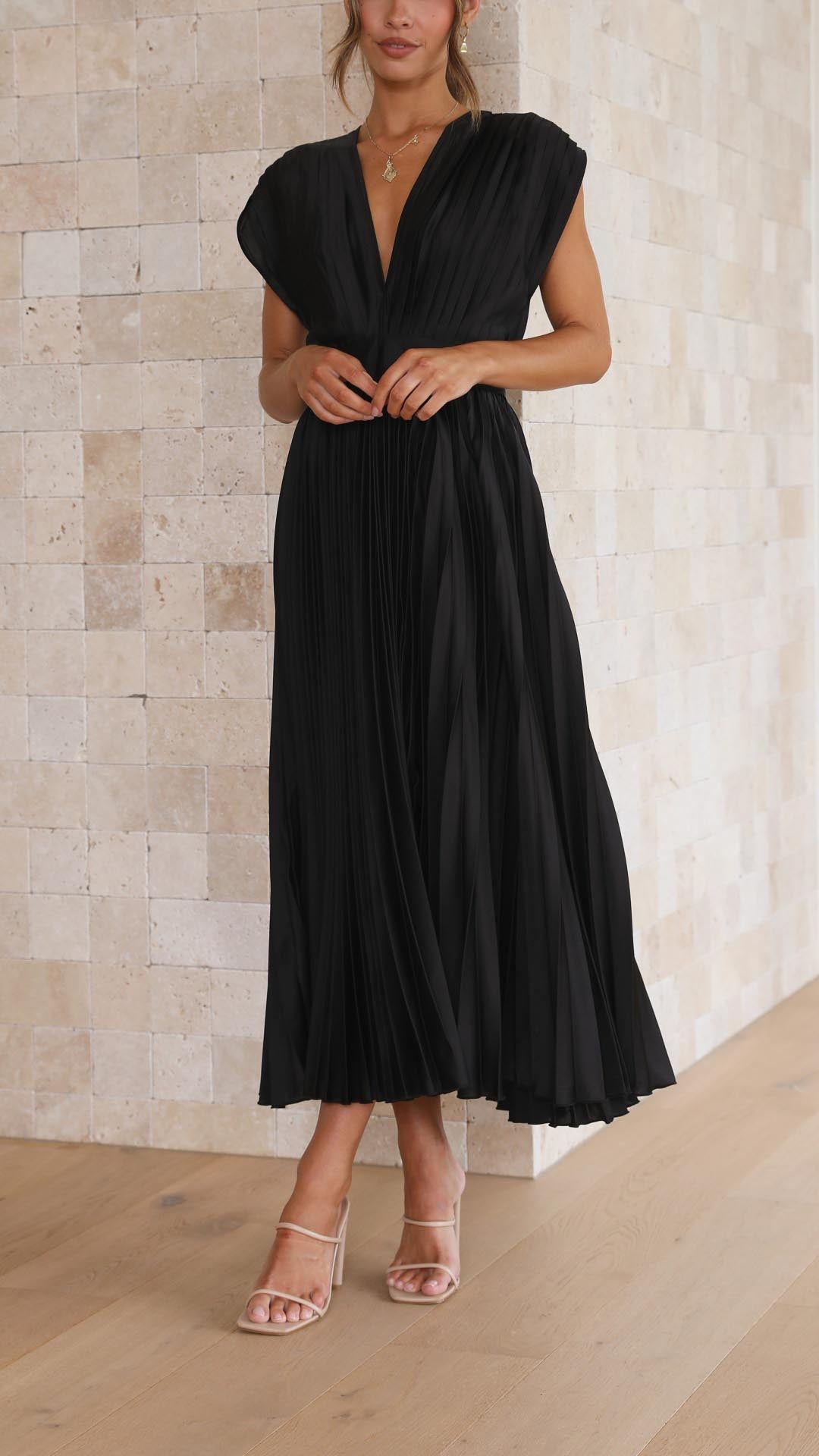 Elegant Pleated Maxi Dress - Stylish & Comfortable