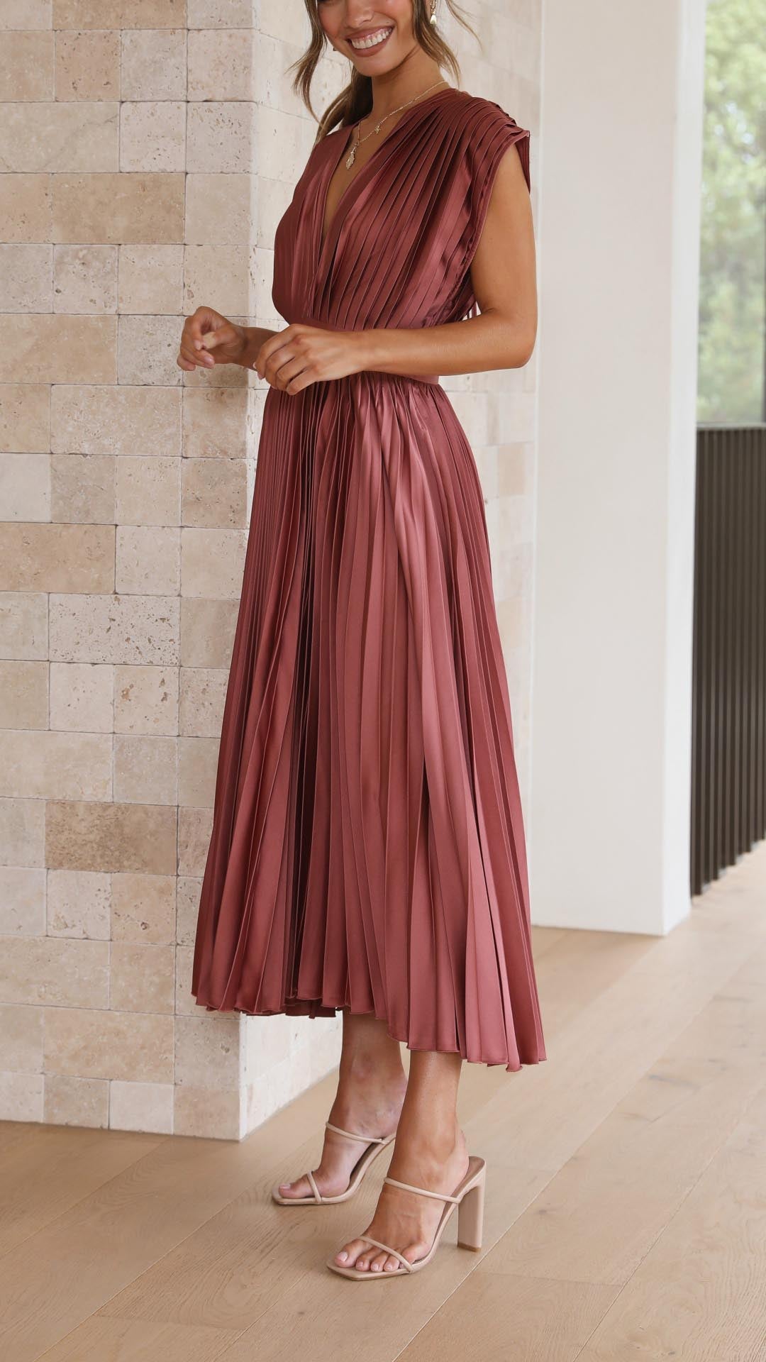 Elegant Pleated Maxi Dress - Stylish & Comfortable