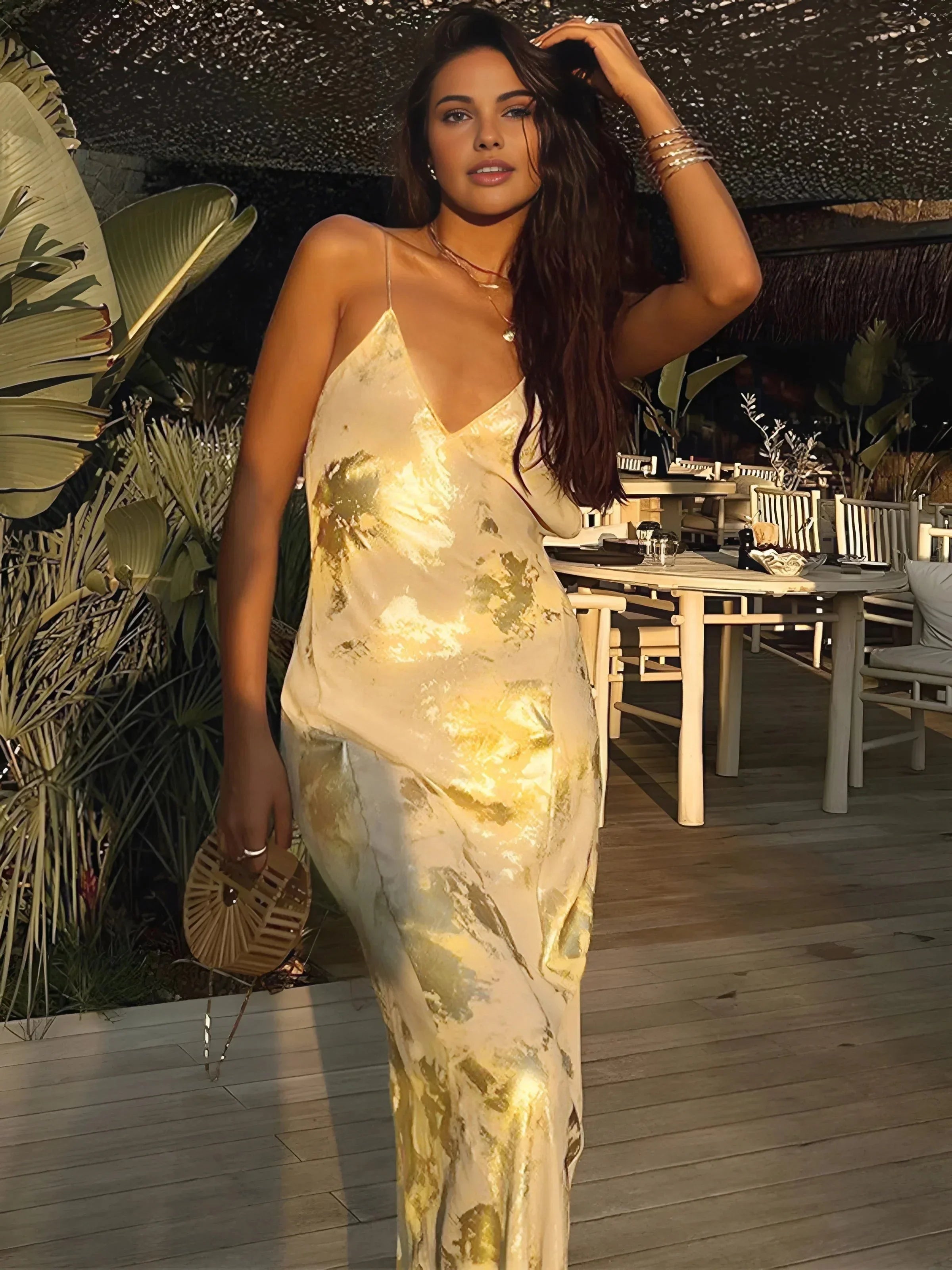 Robe longue en satin pour femme avec éclat doré métallisé