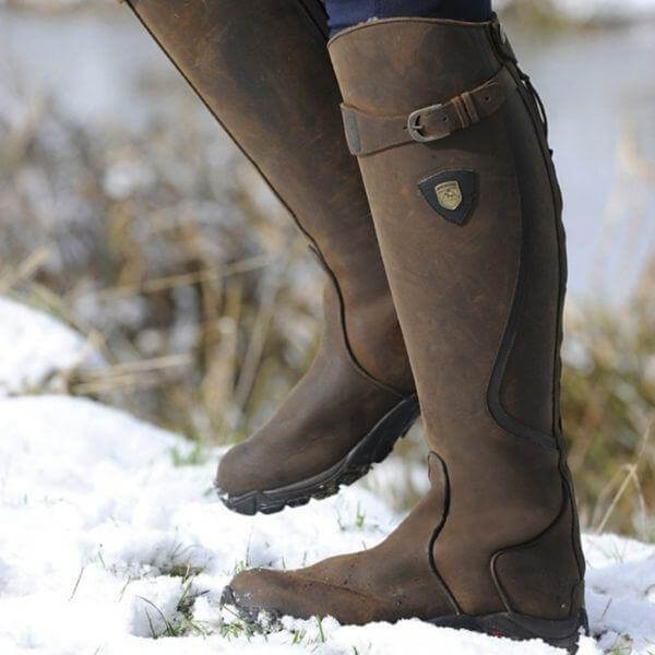 Bottes d’équitation montantes jusqu’aux genoux pour femme, avec détail de bride à boucle