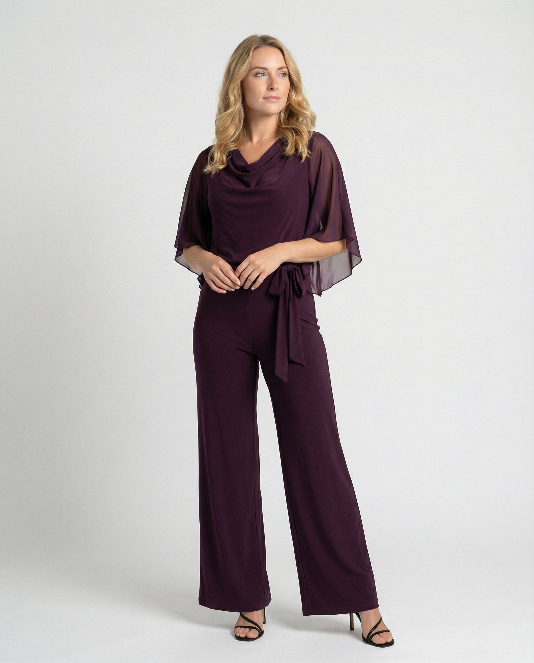 Combinaison femme à jambes larges avec taille lacée