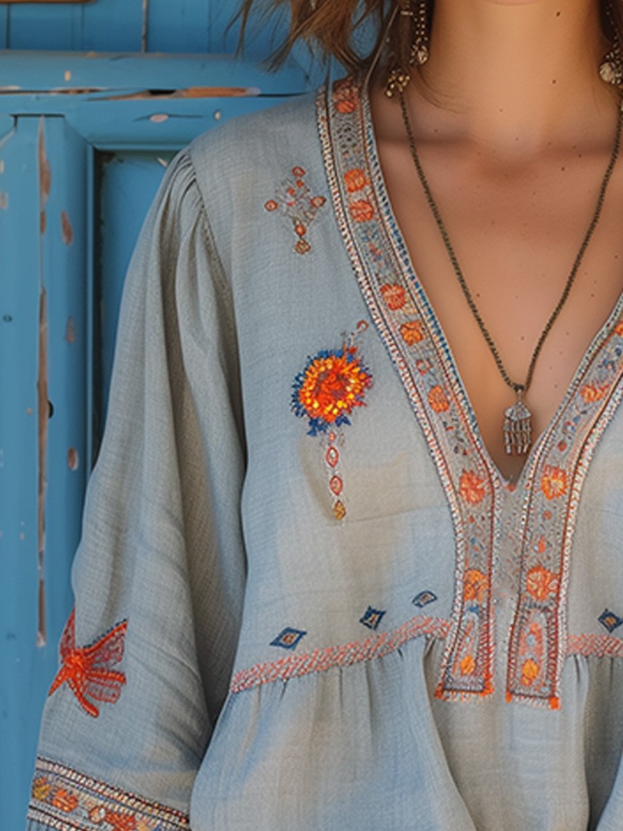 Blouse bohème brodée pour femme à col en V avec manches évasées