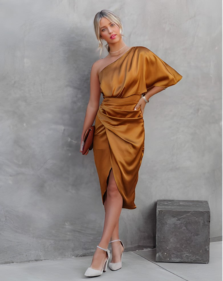 Robe midi froncée asymétrique pour femme avec fente latérale