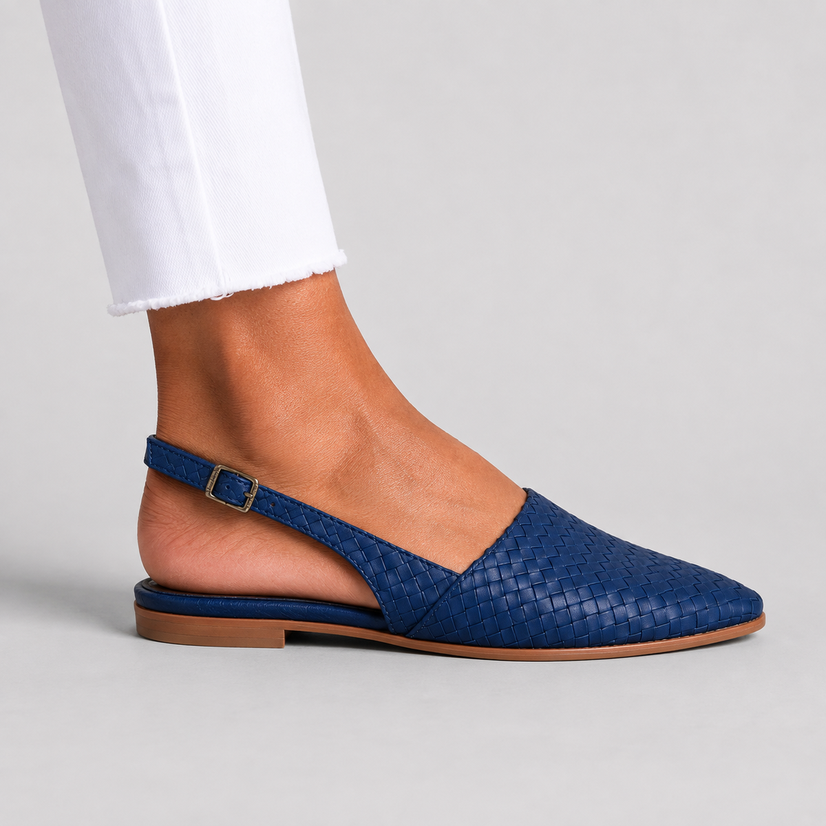 Γυναικεία υφαντά φλατ σανδάλια με λουράκι slingback