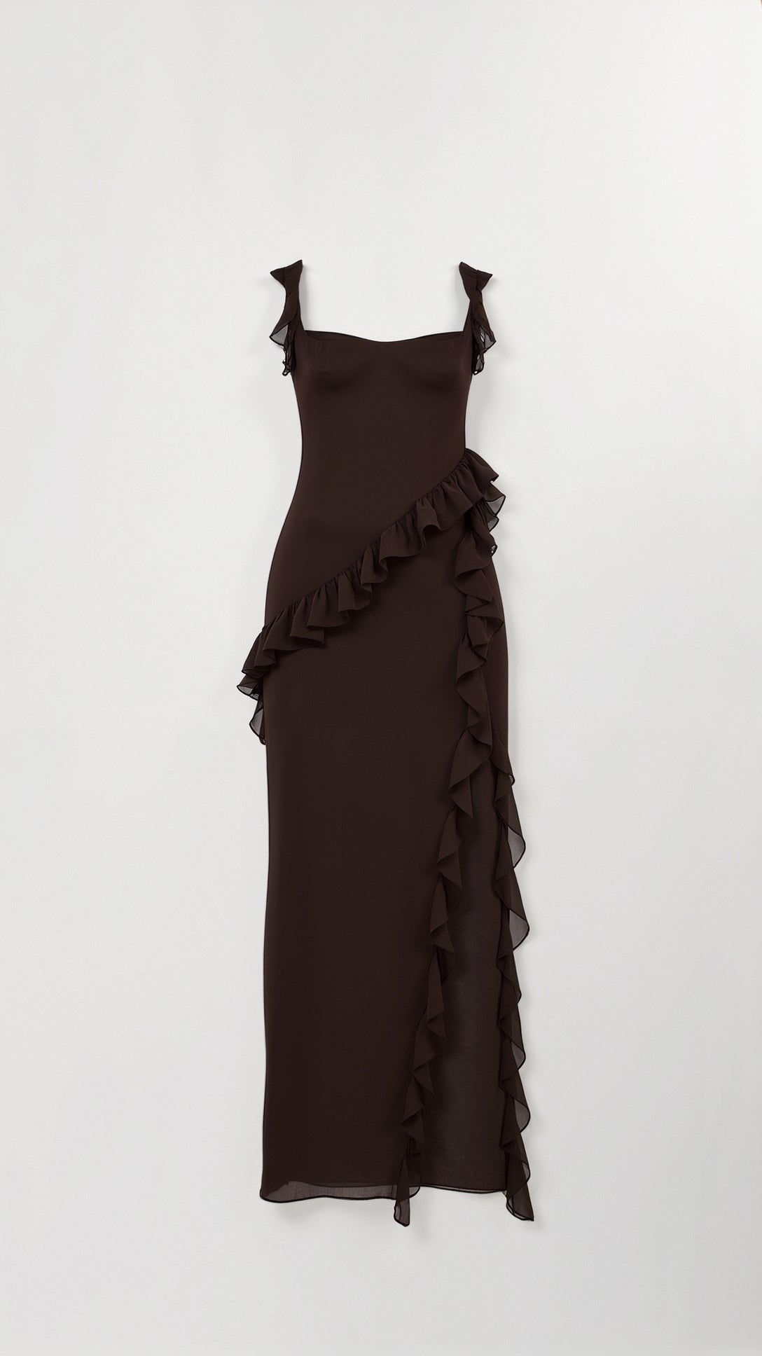 Vestido largo de mujer con abertura delantera de volantes