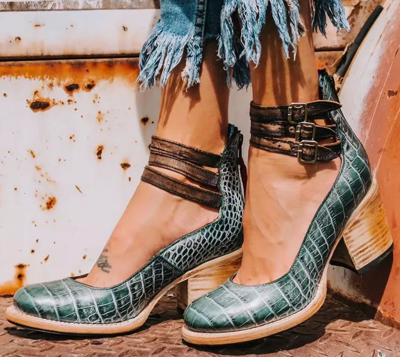 Chaussures en cuir confortables pour femmes avec bride à la cheville