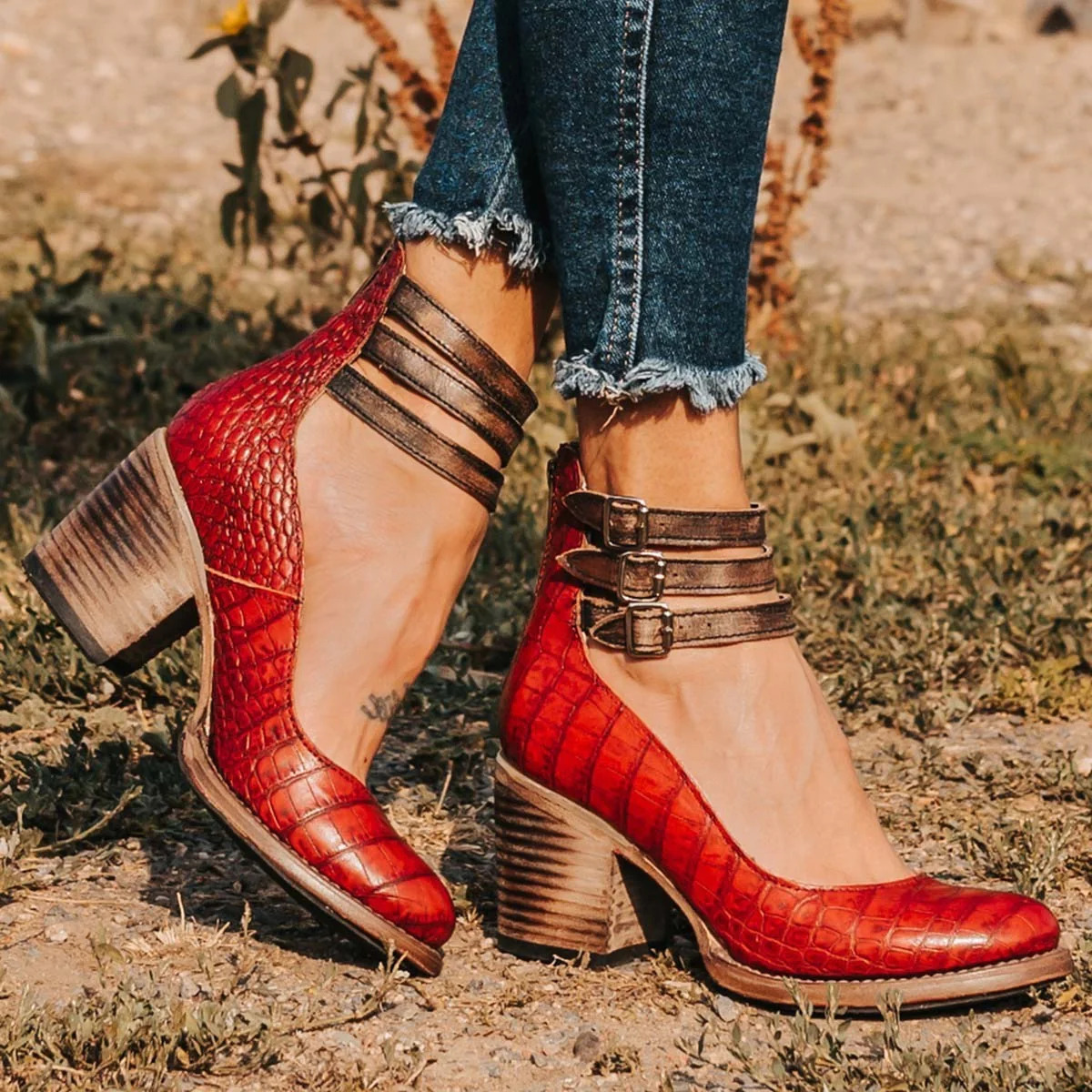 Chaussures en cuir confortables pour femmes avec bride à la cheville