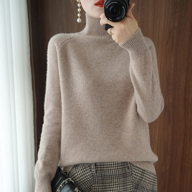 Women’s Classic Long-Sleeve Turtleneck Sweater