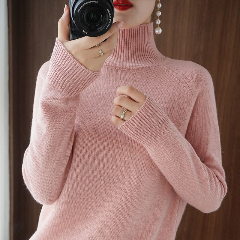 Women’s Classic Long-Sleeve Turtleneck Sweater