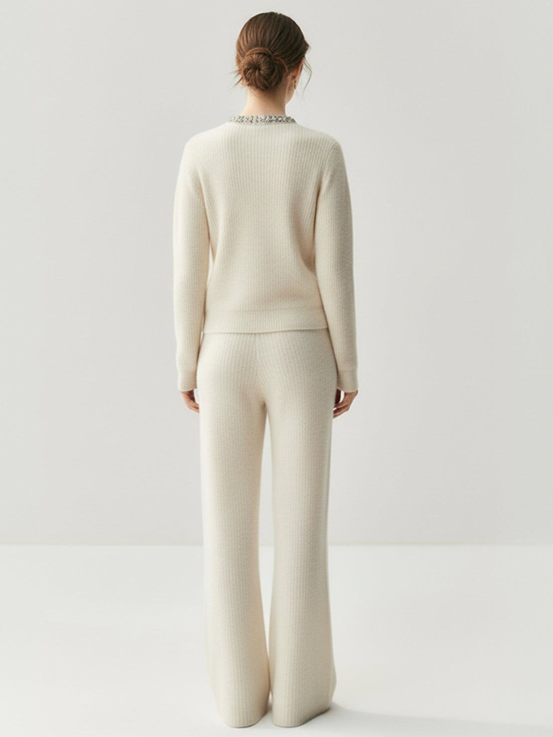 Cardigan elegante da donna con bottoni e colletto impreziosito da cristalli
