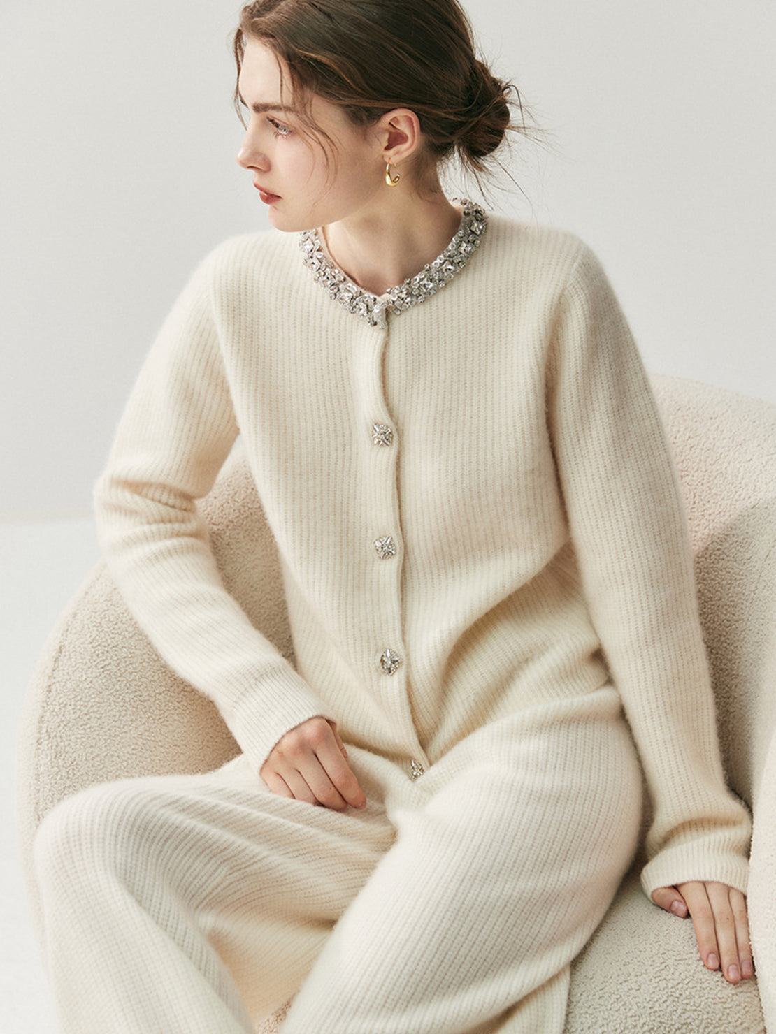 Cardigan elegante da donna con bottoni e colletto impreziosito da cristalli