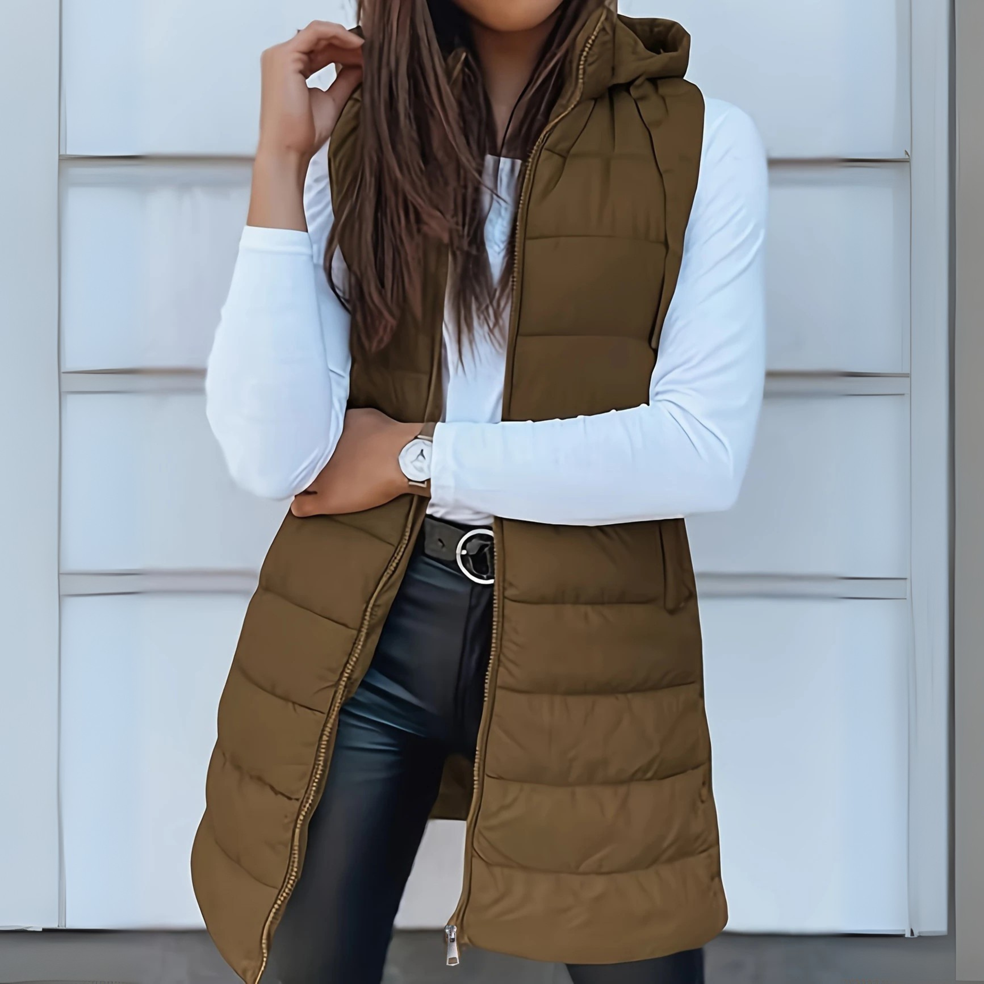 Veste sans manches matelassée pour femme avec capuche