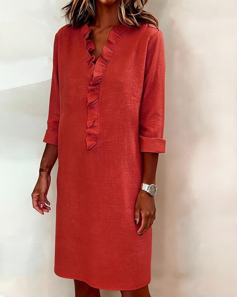 Robe élégante pour femme, longueur genou, avec col en V volanté