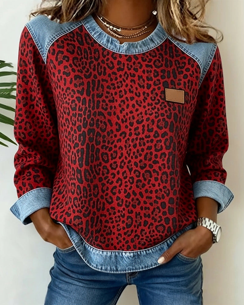 Sudadera de mujer con estampado de leopardo y parches de mezclilla