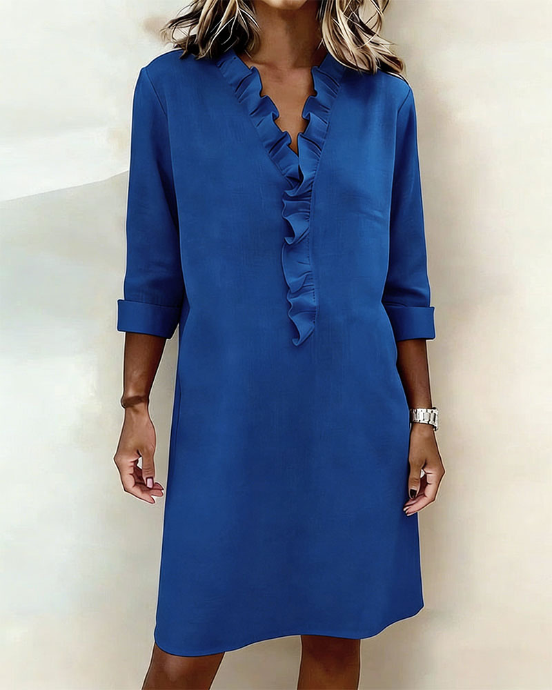 Robe élégante pour femme, longueur genou, avec col en V volanté