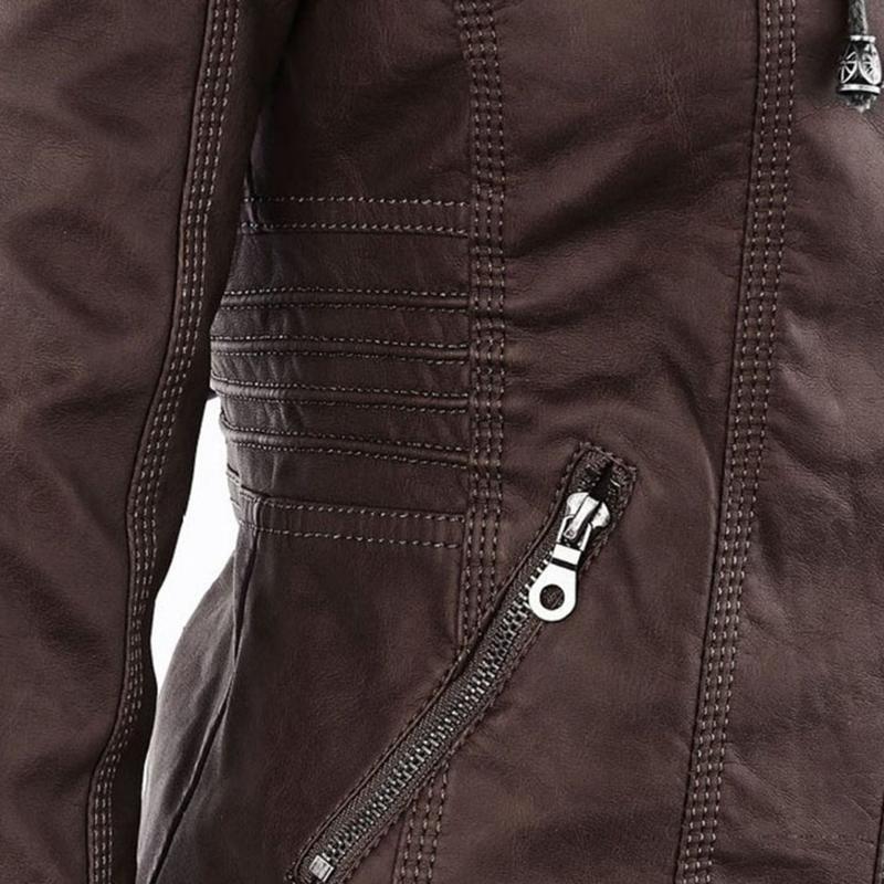 Giacca in pelle con cappuccio da donna con zip asimmetrica