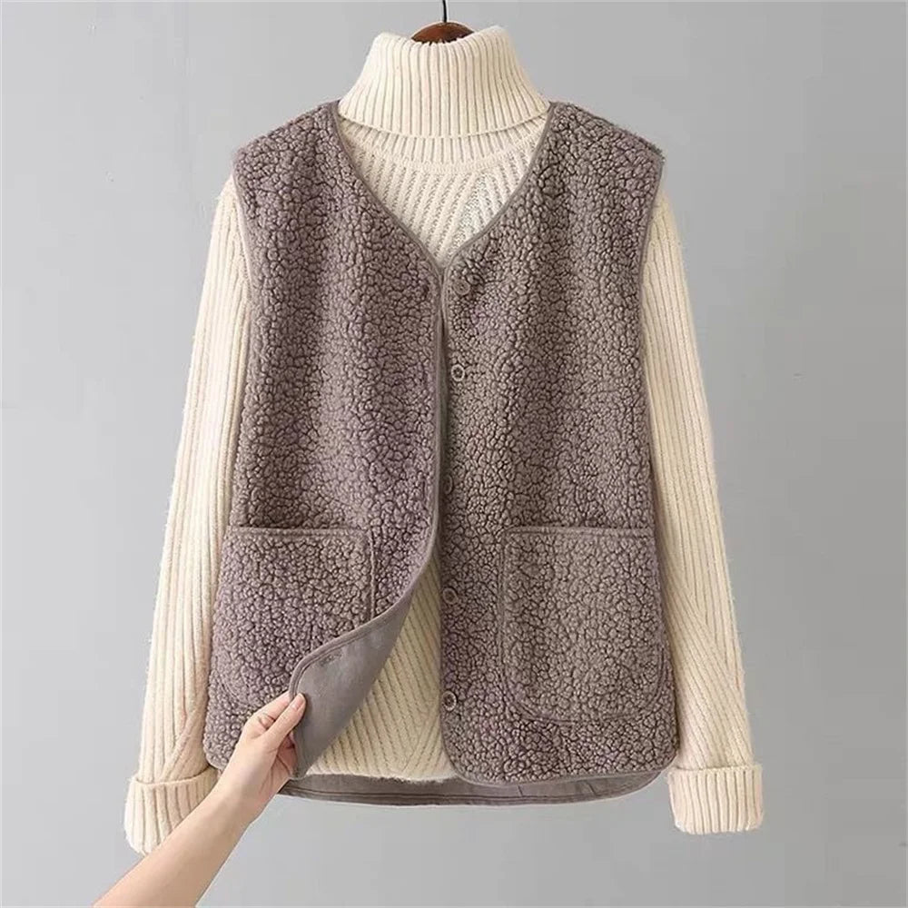 Women's Button-Up Sleeveless Fleece Layering Vest