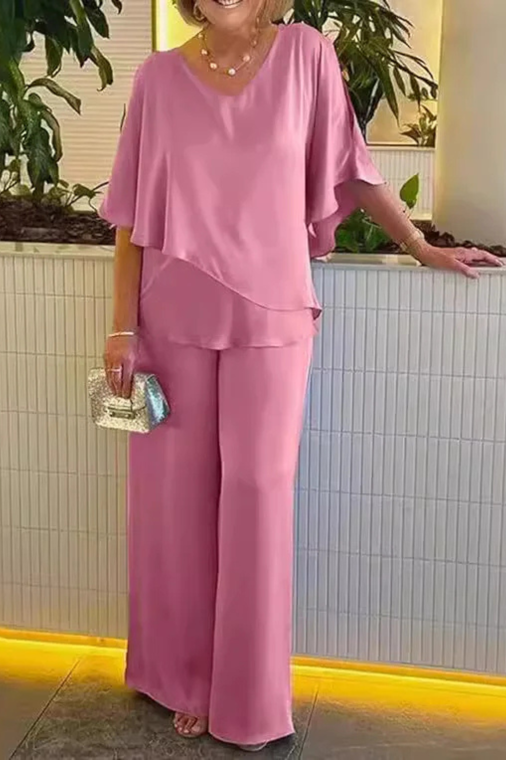 Ensemble élégant pour femme deux pièces : haut à col en V et manches chauve-souris, pantalon à jambes larges