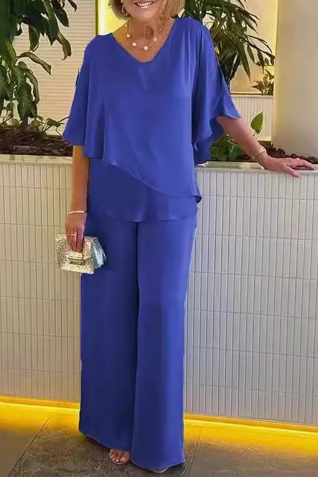 Ensemble élégant pour femme deux pièces : haut à col en V et manches chauve-souris, pantalon à jambes larges