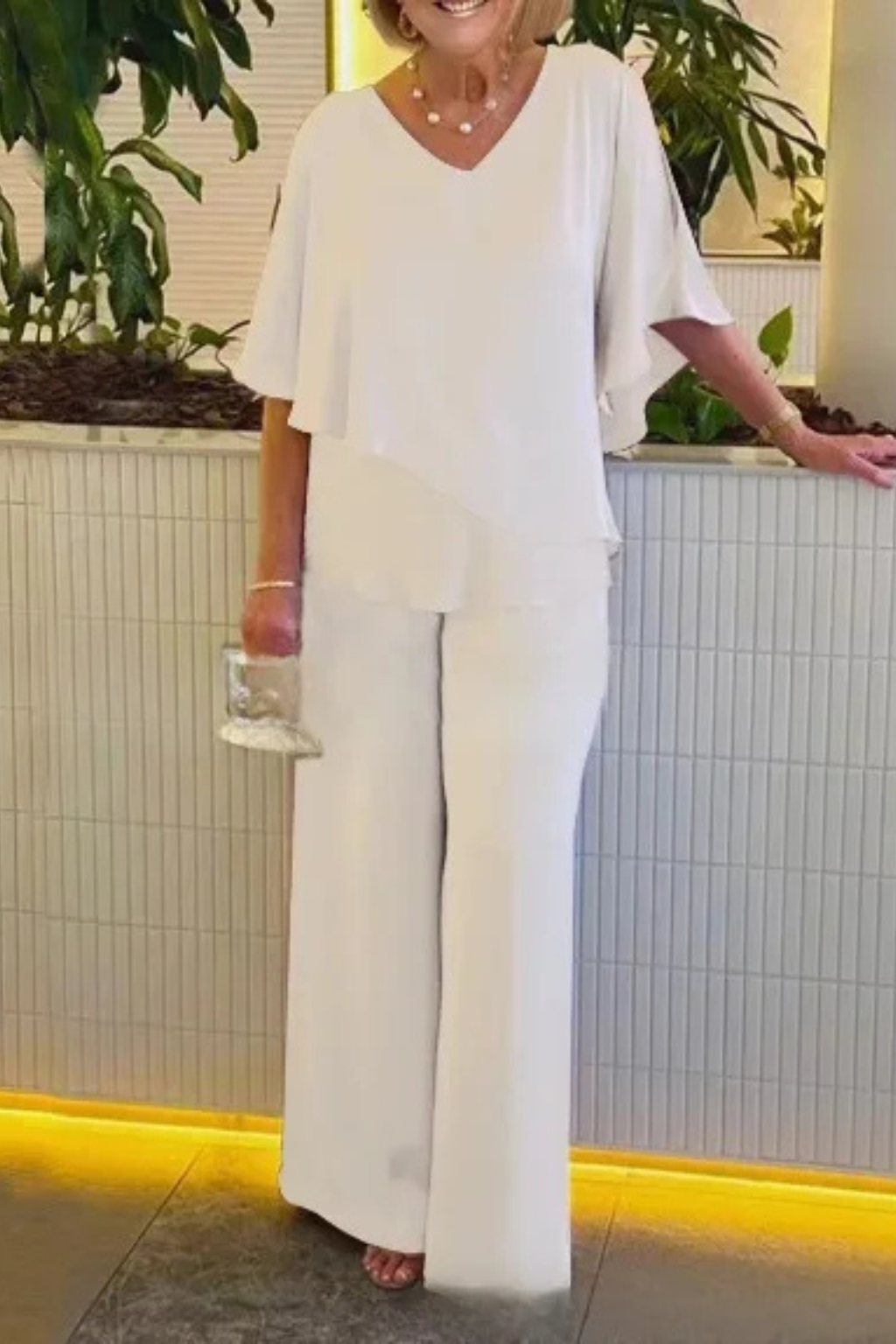 Ensemble élégant pour femme deux pièces : haut à col en V et manches chauve-souris, pantalon à jambes larges
