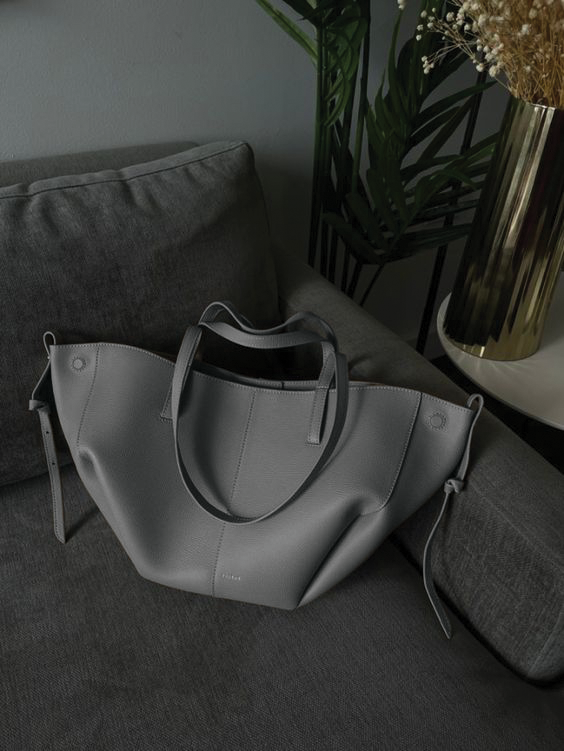 Caroline - Oversized Structured Leather Tote