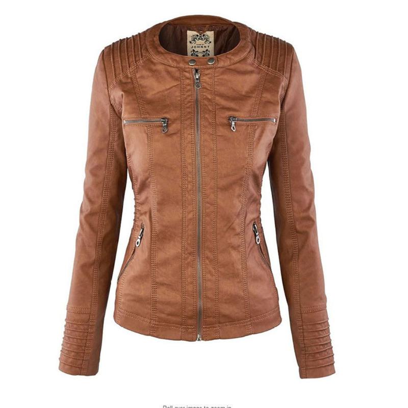 Giacca in pelle con cappuccio da donna con zip asimmetrica