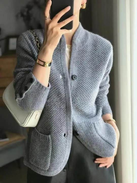 Women's Button-Down Knit Cardigan with Pockets