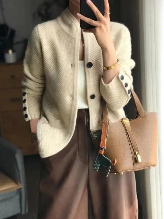 Women's Button-Down Knit Cardigan with Pockets