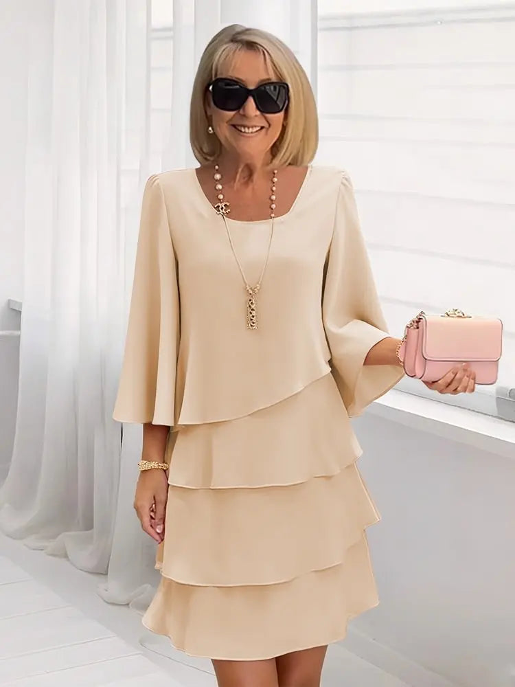 Minivestido elegante de volantes en capas para mujer