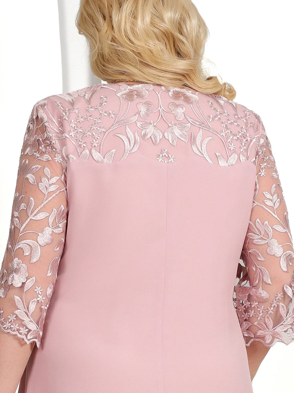 Theresa – Embroidered Banquet Dress in Plus Size