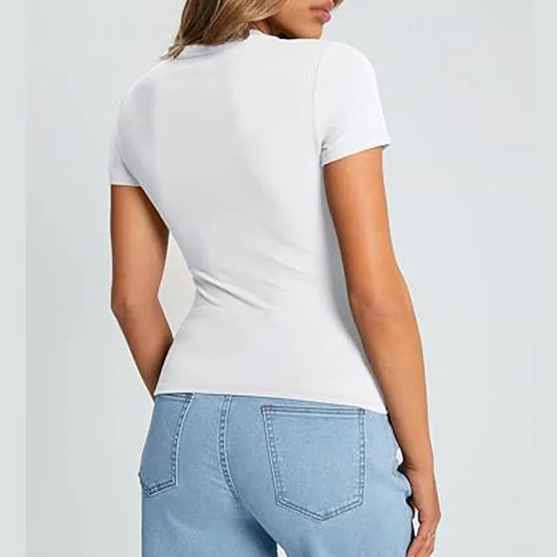 Sandra - Fitted T-Shirt