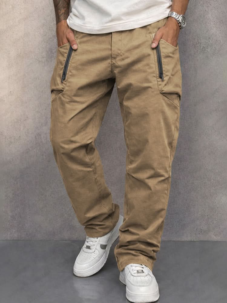 Pantaloni cargo da uomo dal taglio comodo con molte tasche