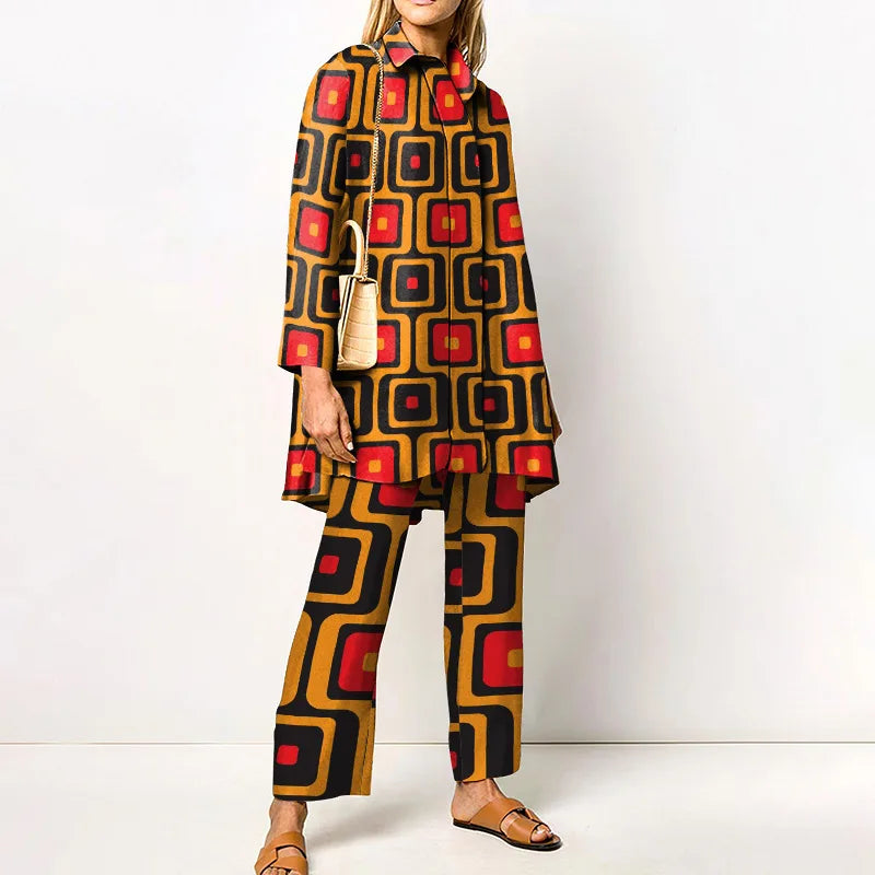 Completo vintage da donna composto da camicetta e pantaloni due pezzi
