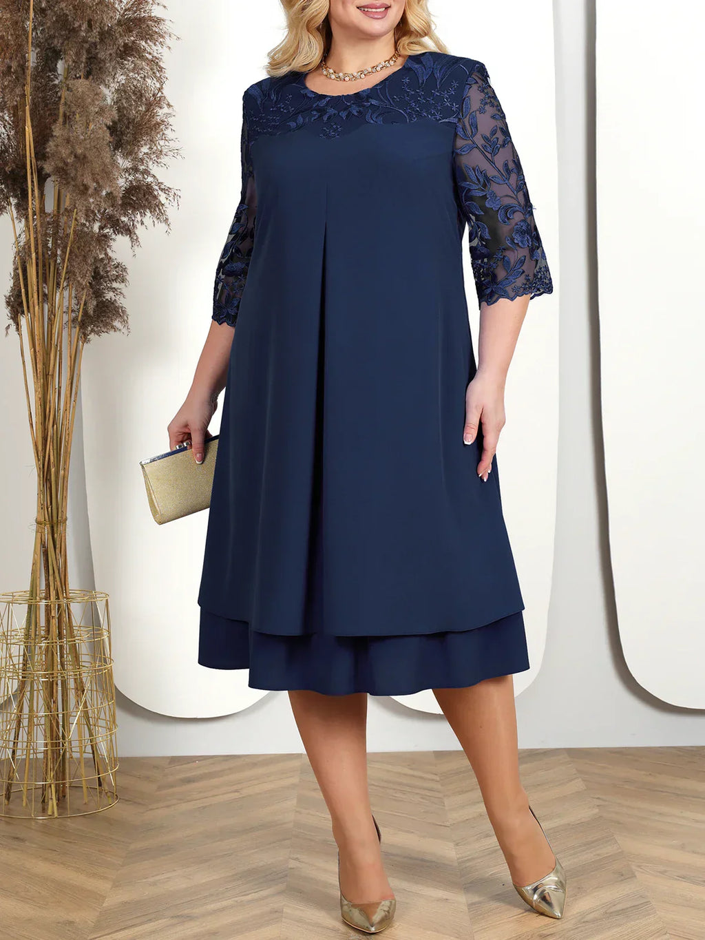 Theresa – Embroidered Banquet Dress in Plus Size