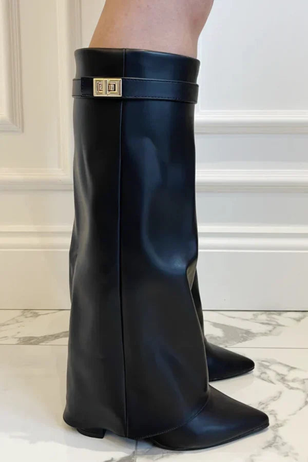 Botas altas de ante para mujer con detalles dorados