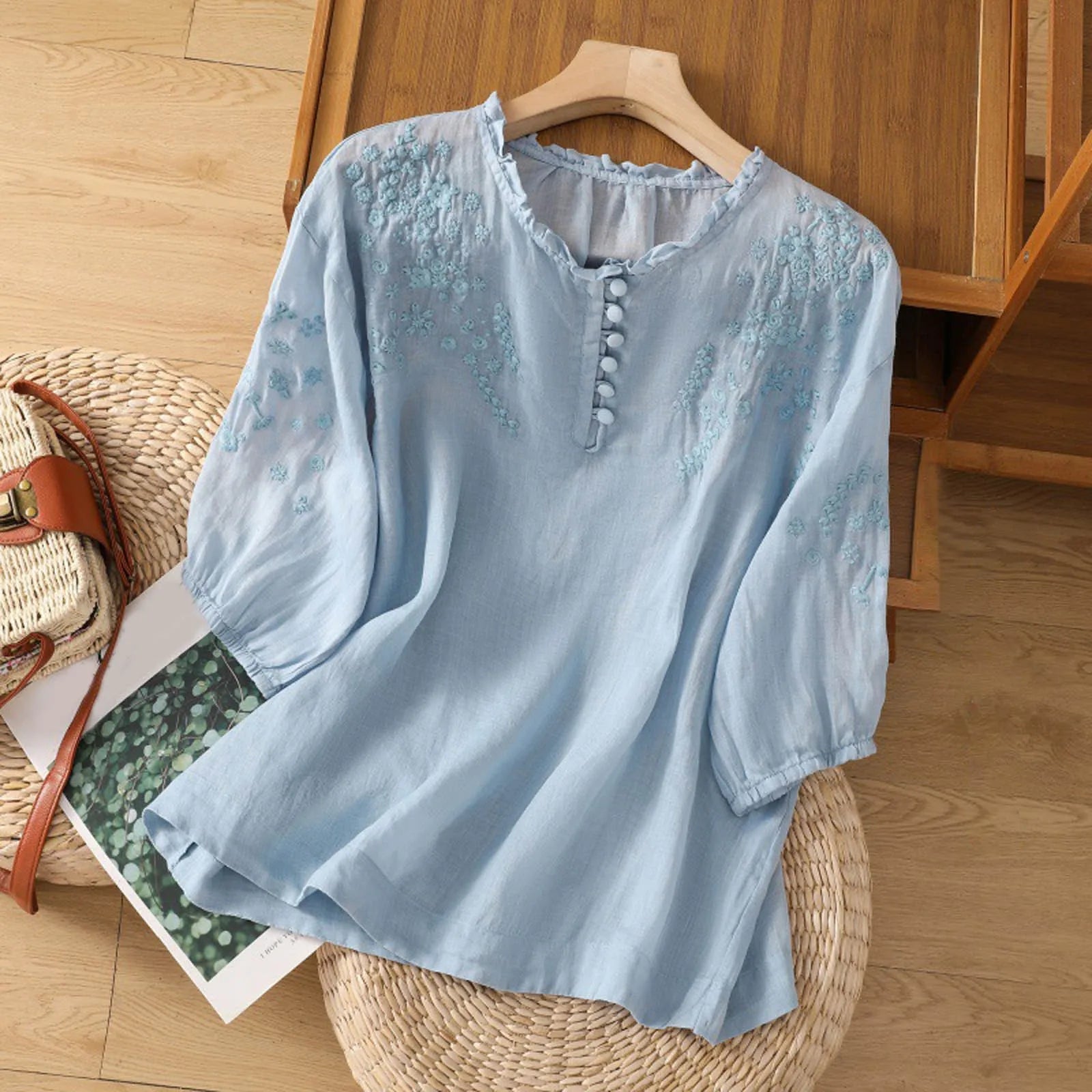 Blouse à manches courtes brodée avec coupe décontractée
